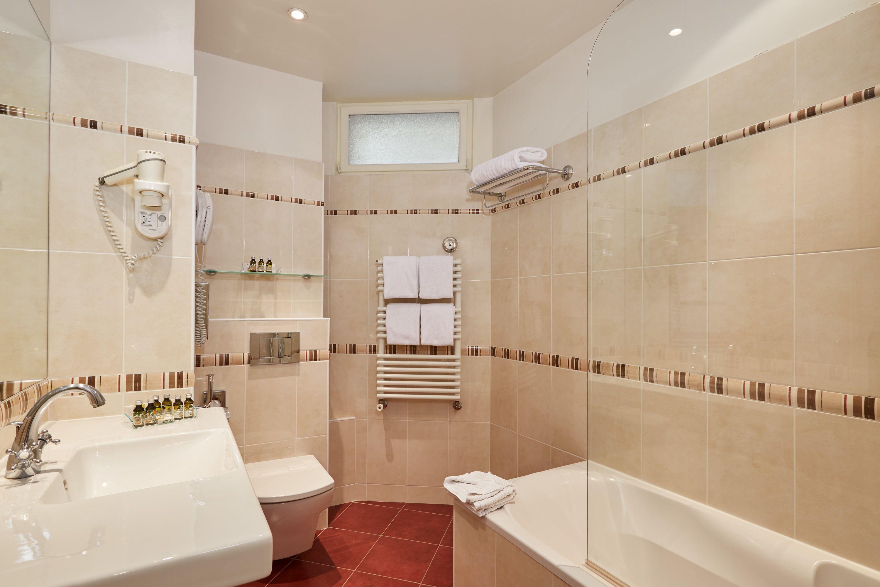Hotel Mayfair 4*