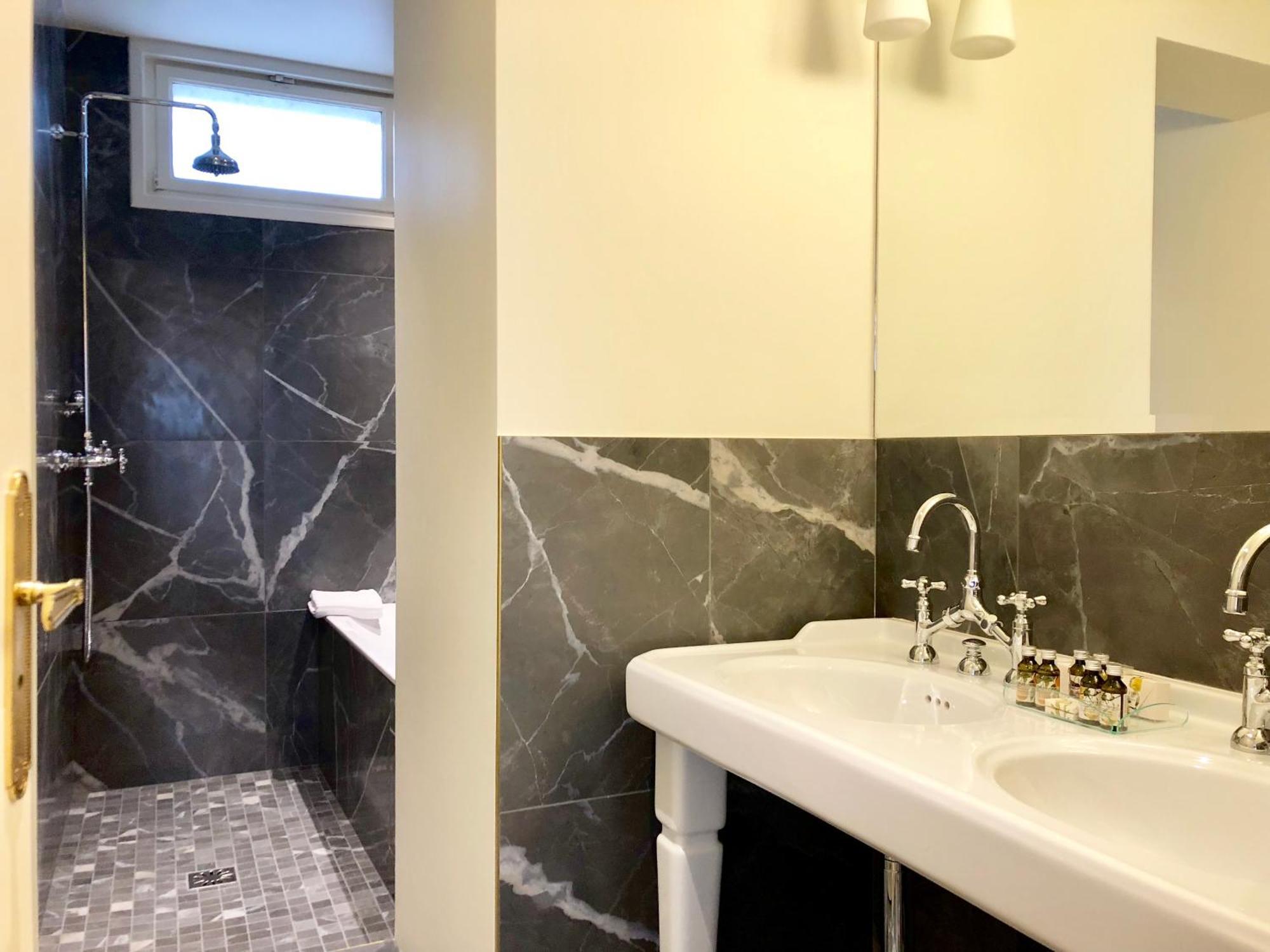 Mayfair Hotel 4*